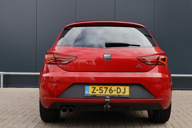 Seat LEON 1.4 EcoTSI FR Business Intense Automaat | Virtual Cockpit | Panoramadak | Trekhaak | Stoelverwarming | Keyless entry / Start | Apple Carplay / Android Auto