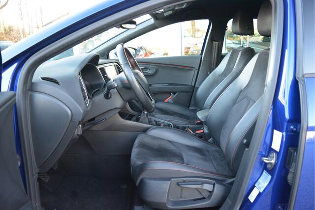 Seat LEON 1.5 150PK TSI FR Business Intense ? Beats ? CarPlay ? Stoel VW ? Trekhaak afn. ? Orig. NL ?