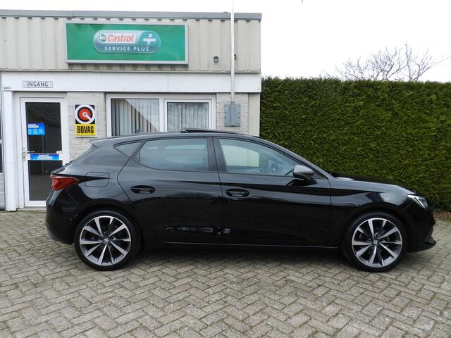 Seat LEON 1.5 eTSI FR Business Intense Beats Audio System - Panorama dak - Apple CarPlay - Android Auto - Park.Camera + Sensoren