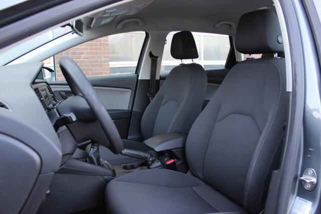 Seat LEON ST 1.0 EcoTSI Reference / Trekhaak / Parkeerhulp achter / 16'' / Bluetooth / Stoelverwarming / Cruise Control