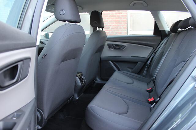 Seat LEON ST 1.0 EcoTSI Reference / Trekhaak / Parkeerhulp achter / 16'' / Bluetooth / Stoelverwarming / Cruise Control