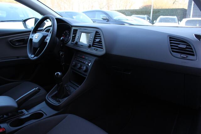 Seat LEON ST 1.0 EcoTSI Reference / Trekhaak / Parkeerhulp achter / 16'' / Bluetooth / Stoelverwarming / Cruise Control