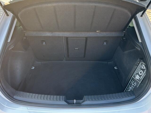 Seat LEON 2.0 TDI FR CAMERA/BEATS/ACC/STOEL+STUURVERW