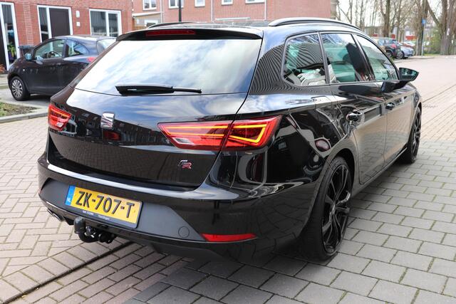 Seat LEON ST 1.5 TSI FR Business Intense Trekhaak, Nederlandse auto.