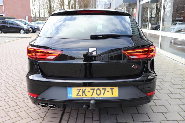 Seat LEON ST 1.5 TSI FR Business Intense Trekhaak, Nederlandse auto.