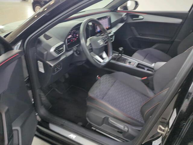 Seat LEON Sportstourer 1.5 TSI 150pk FR Launch Edition / Navigatie / Panoramadak / Stoelverwarming / Camera