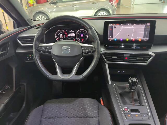 Seat LEON Sportstourer 1.5 TSI 150pk FR Launch Edition / Navigatie / Panoramadak / Stoelverwarming / Camera