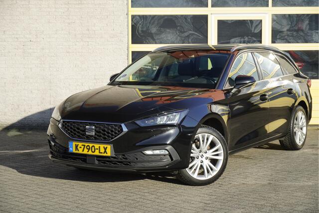 Seat LEON Sportstourer 1.5 TSI Style Launch Edition BJ2021 Lmv 17" | Led V+A | Pdc | Elek. trekhaak | Achteruitrijcamera | App-Connect | Navi | Virtual cockpit | Climate control | Cruise control | Extra getint glas