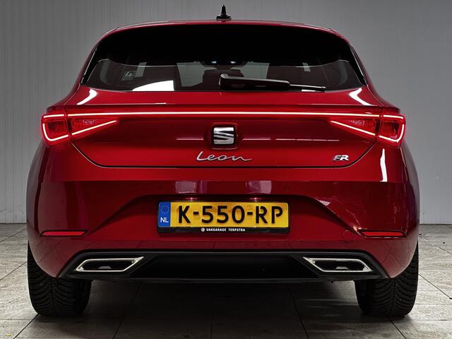 Seat LEON 1.0 TSI FR/ Virtual Cockpit/ 17'' LMV/ LED koplampen/ Sportstoelen/ Apple + Android/ Zwarte-Hemel/ Cruise/ Extra getint glas/ Keyless-Go/ PDC/ DAB+/ Lane-Assist.