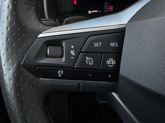 Seat LEON Sportstourer 1.5 eTSI FR Launch Edition | Achteruitrij assistent | Achteruitrijcamera | Airco (automatisch)