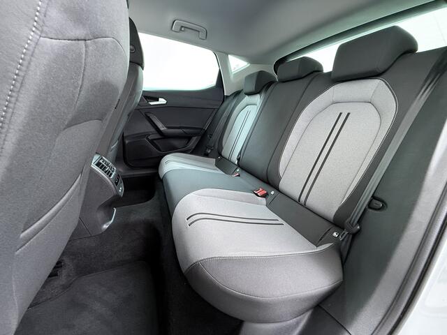 Seat LEON 1.0TSI Adap.Cruise Apple Carplay Android Auto Navi* Ecc Camera Stoel+Stuurverwarming Pdc Business Lmv 19" Isofix DAB Led Front Assist Keyless-Go