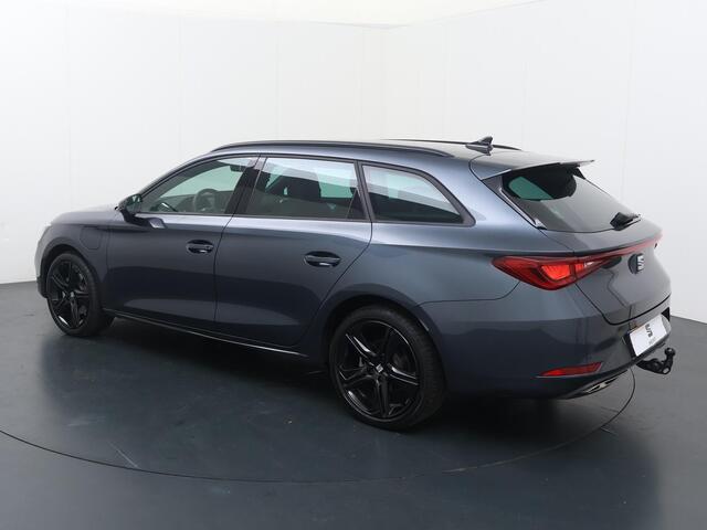 Seat LEON Sportstourer 1.5 TSI e-Hybrid FR Business 204 PK | SoH 100% | Trekhaak | Adaptive Cruise Control | Achteruitrijcamera |