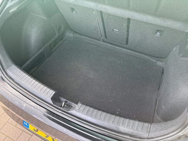 Seat LEON 1.5 TSi 150pk FR Launch Edition CAMERA/KEYLESS/CARPLAY/ADAPT/CRUISE/PDC/18INCH