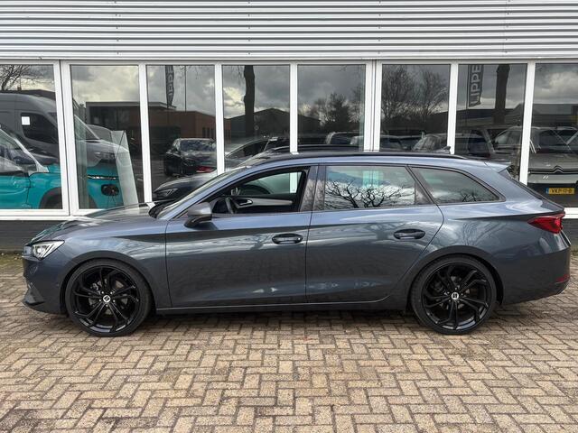 Seat LEON Sportstourer 1.5 TSI FR Launch Edition | Uitklapbare Trekhaak | Sfeerverlichting | Apple Carplay | Parkeer Sensoren