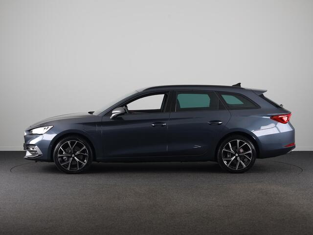 Seat LEON Sportstourer 1.5 TSI e-Hybrid Style Business Intense 204pk | Trekhaak | Safe & Drive | 18 inch velgen | Black Pack |