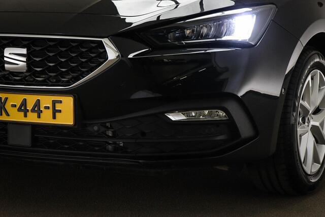 Seat LEON Sportstourer 1.5 eTSI Style Business Intense | LED | DAB | SMARTLINK | CAMERA