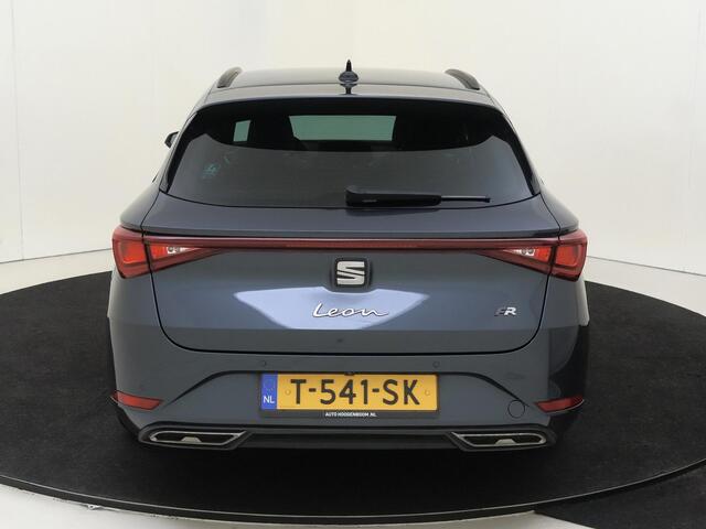 Seat LEON Sportstourer 1.0 eTSI FR Business Intense | Trekhaak | Parkeerassistent | Dodehoek detectie | Navigatie | Adaptieve cruise control | 3-zone airco | Achteruitrijcamera |