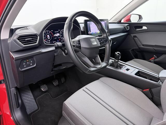 Seat LEON Sportstourer 1.5T 131pk NWE Model Trekhaak Camera Adaptive-Cruise Navi Ecc Virtual Cockpit Apple Carplay/Android Auto Pdc Style Launch Edition Lmv Led DAB Keyless Isofix Front assist Regensensor Bluetooth Rijstrooksensor 1e Eigenaar Origineel Nederlandse 