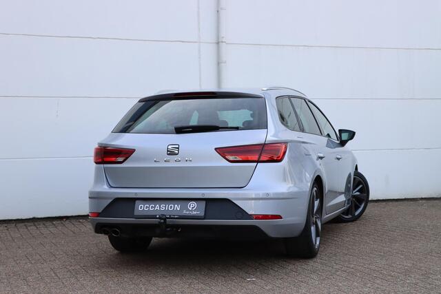 Seat LEON ST 1.5 TSI FR Business Intense | Trekhaak | ACC | Stoelverwarming | Camera