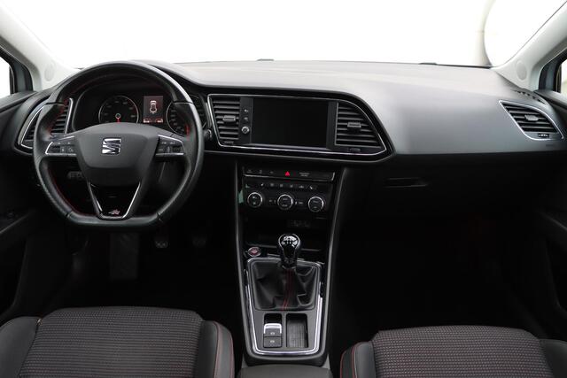 Seat LEON ST 1.5 TSI FR Business Intense | Trekhaak | ACC | Stoelverwarming | Camera