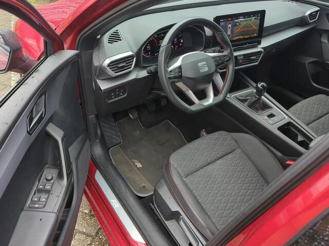 Seat LEON Sportstourer 1.5 TSI FR Business Intense NL-AUTO | TREKHAAK | CARPLAY