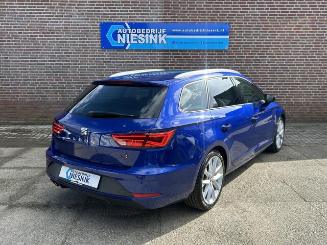 Seat LEON ST 1.4 EcoTSI FR Pano/Carplay/Trekhaak