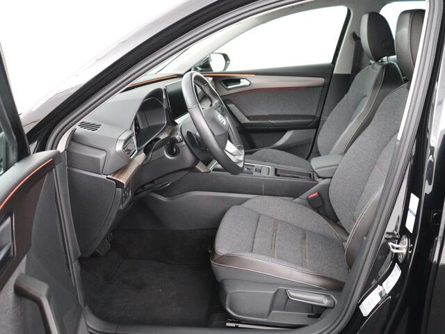 Seat LEON 1.4 TSI eHybrid PHEV Xcellence | Stoel & stuurverwarming | Sfeerverlichting | Keyless | Navigatie | Park Assist | Cruise control | Digital Cockpit | Climate control | Plug In