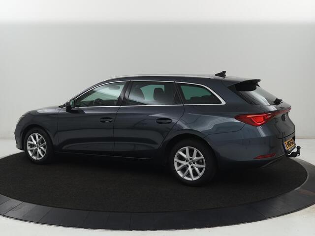 Seat LEON 1.5 eTSI Style Launch Edition | Trekhaak | Adaptive cruise | Camera | Carplay | Navigatie | DAB | Parkeerhulp | Digital Cockpit | Climate control | Bluetooth