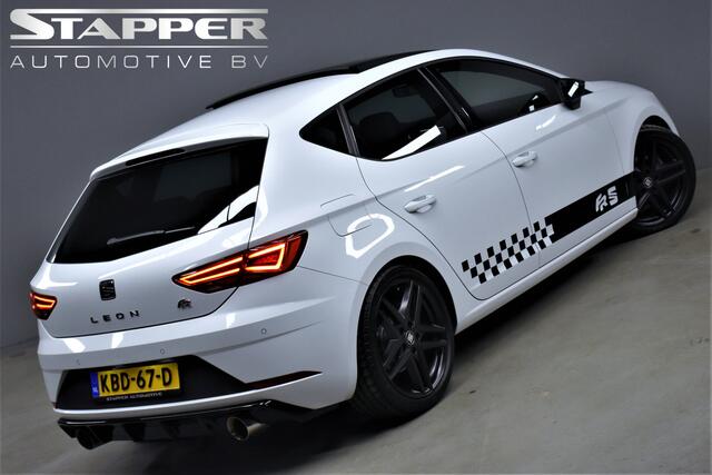 Seat LEON 1.5 TSI FR 150pk DSG Ultimate Edition Black Pano/Virtual/Beats/Carplay/Keyless/360Camera/Pdc/Cruise/Lmv18"