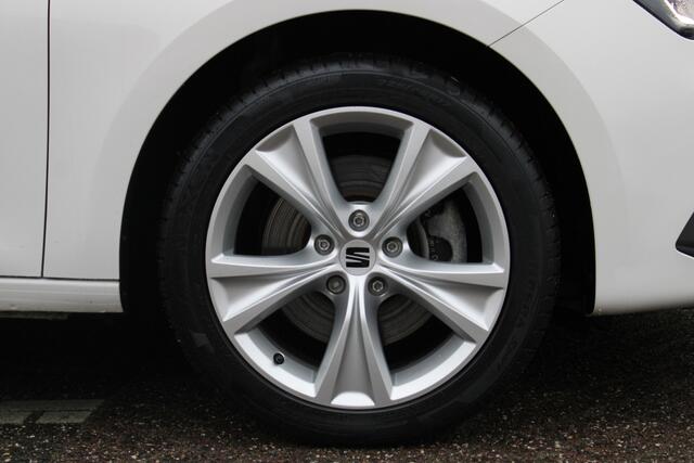 Seat LEON 1.4 TSI eHybrid 204pk PHEV FR DSG Automaat / Navigatie / LED / Parkeersensoren A / Digital cockpit / Verwarmb stoelen / 17''LMV P4