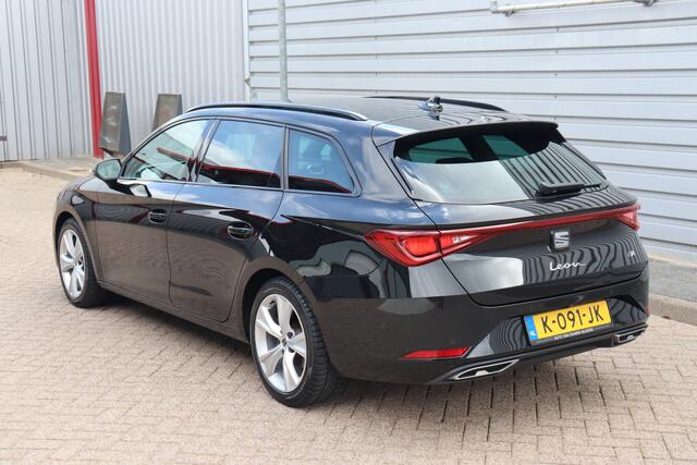 Seat LEON Sportstourer 1.5 eTSI FR Launch Edition O.a: Clima, Navi, ACC, Carplay, PDC, Stoelverw, Etc. All-in prijs!