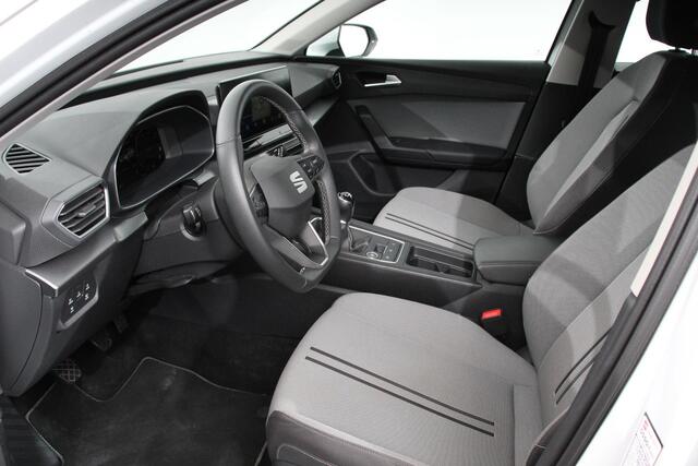 Seat LEON Sportstourer 1.0 TSI Style Nieuw Type ! Navigatie Climate control Cruise adaptive Led Virtual Cockpit Lichtmetalen Velgen Parkeer sensoren Getinte ruiten