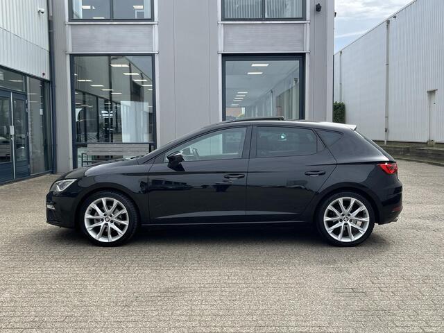 Seat LEON 1.5 TSI FR Business Intense | Leder/LED/Navi/Pano.Dak/Clima/Cruise/18"/Stoelverwarming/Apple CarPlay-Android Auto