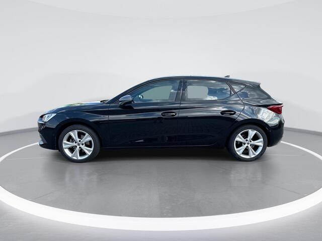 Seat LEON 1.0 TSI FR 110pk FR · Apple/Android Car Play · Camera · Elekt. inklapbare spiegels · Navigatie · Adaptive Cruise Control · Garantie t/m 10-11-2027 of 100.000km