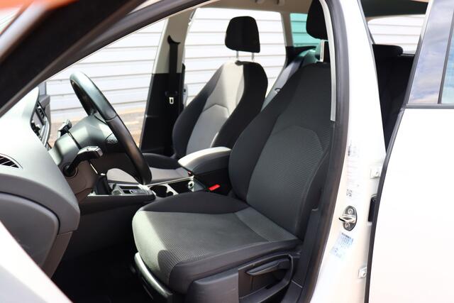 Seat LEON ST 1.0 EcoTSI Style Business Intense O.a: Pdc, Camera, Park.hulp, 17 Inch L.m., Key-Less, Clima, Cruise, Carplay, etc.. Rijklaar! All-in prijs.