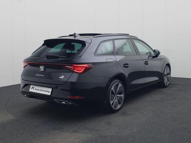 Seat LEON Sportstourer 1.4 TSI PHEV 204PK DSG FR · Panoramadak · Apple/Android Car Play · Navigatie · Camera + Parkeersensoren