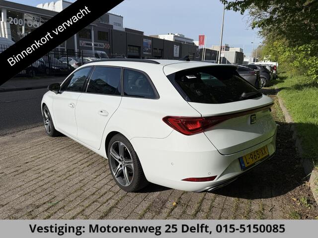 Seat LEON Sportstourer 1.5 eTSI FR Business Intense . NAVIGATIE . STOELVERWARMING . PARKEERSENSOREN VOOR & ACHTER .