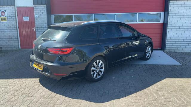 Seat LEON ST 1.0 EcoTSI Style Business Intense AUTOMAAT / FULL LED / KEYLESS / CARPLAY / NAVI / CLIMA / PDC / NL-AUTO