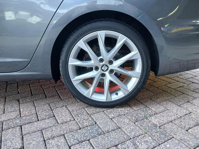 Seat LEON ST 1.4 TSI (150pk) FR + Panoramadak + alcantara bekled. + Beats audio + 18 inch etc.