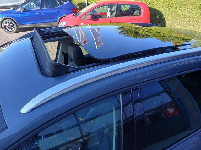 Seat LEON ST 1.4 TSI (150pk) FR + Panoramadak + alcantara bekled. + Beats audio + 18 inch etc.