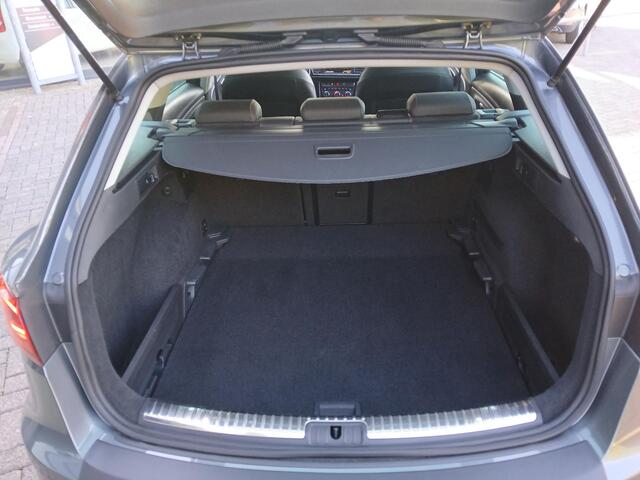 Seat LEON ST 1.4 TSI (150pk) FR + Panoramadak + alcantara bekled. + Beats audio + 18 inch etc.