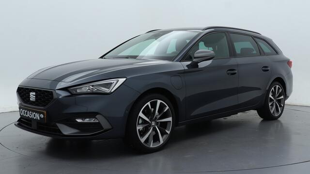 Seat LEON Sportstourer 1.4 TSI eHybrid PHEV 204pk FR Business Intense DSG / Elektrische achterklep / Keyless entry / Navigatie .