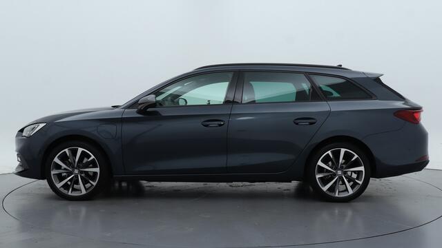 Seat LEON Sportstourer 1.4 TSI eHybrid PHEV 204pk FR Business Intense DSG / Elektrische achterklep / Keyless entry / Navigatie .