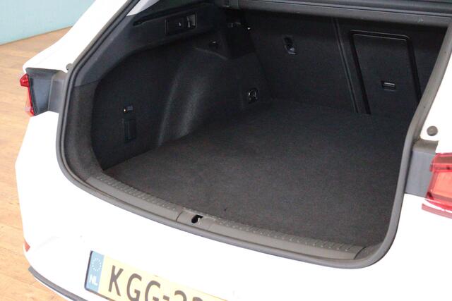 Seat LEON Sportstourer 1.4 TSI eHybrid PHEV FR | NAVI / APPCONNECT | CAMERA + PDC | STUUR / STOELVERW | LANE-ASSIST | TREKHAAK INKL |