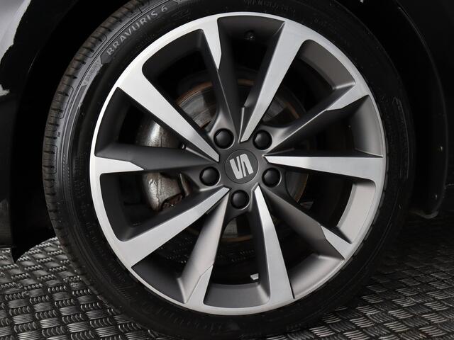 Seat LEON 1.5 eTSI FR Business Intense (Camera / ACC / Keyless / Draadloos laden)