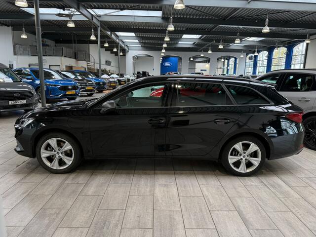 Seat LEON Sportstourer 1.5 TSI e-Hybrid 204pk FR Business | Trekhaak | Stoel // stuurwiel verwarming | Adapt. Cruise | Camera | 1/2 leer | Fabrieksgarantie t/m 05-2029 |