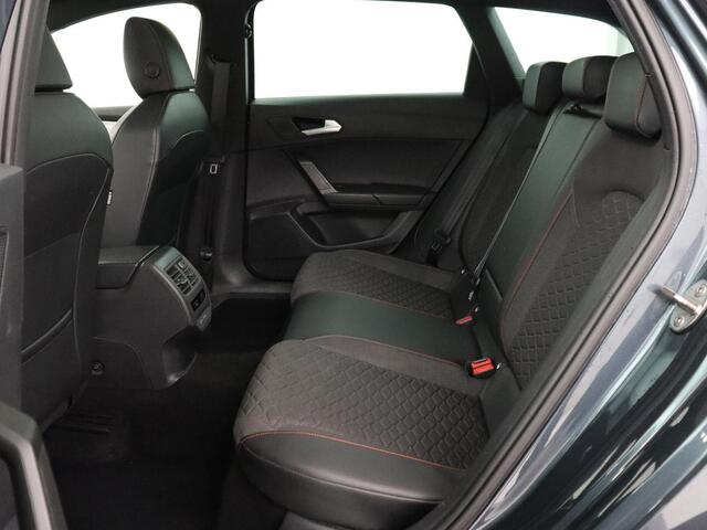 Seat LEON 1.4 TSI eHybrid PHEV FR Business Intense | Panoramadak | Stoelverwarming | Camera | Adaptive cruise | Carplay | Navigatie | Full LED | Park Assist | Climate control | Sportstoelen | Plug In