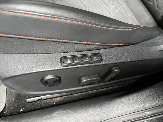 Seat LEON 1.4 TSI eHybrid PHEV FR / AUTOMAAT/ STUUR+STOELVERWARMING/ PARKEER SENSOREN/ MEMORY SEAT/ CRUISE CONTROL/ RIJ-MODI/ DIGITAL DASH/ NAVI/ DAB/ CLIMA/ LED/ 18'' LMV