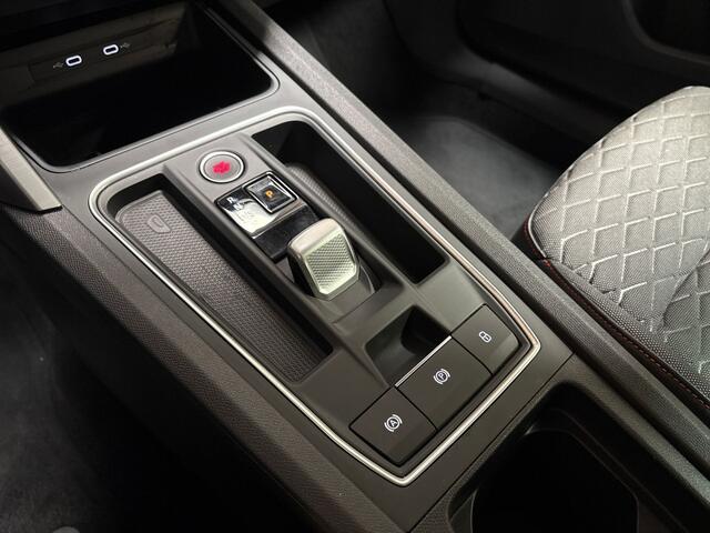 Seat LEON 1.4 TSI eHybrid PHEV FR 204Pk Automaat (APPLE CARPLAY, GROOT NAVI, STUUR/STOELVERWARMING, CAMERA, SPORTSTOELEN, ZWART HEMEL, GETINT GLAS, ADAPTIVE CRUISE, NIEUWE APK, NIEUWSTAAT)