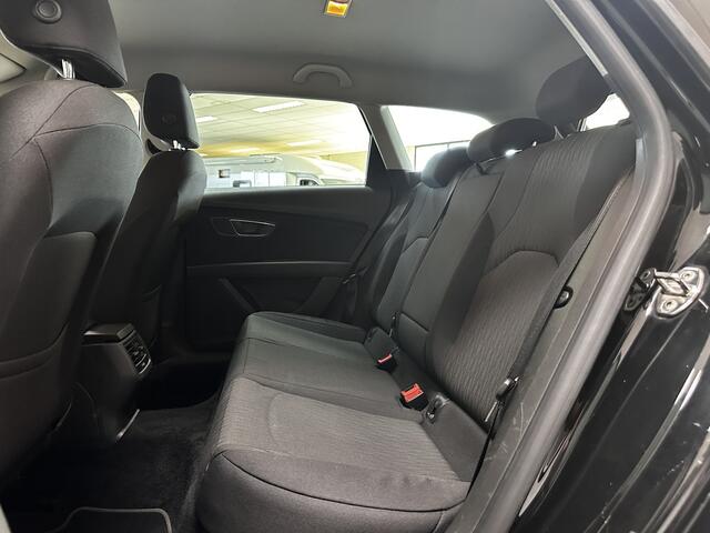 Seat LEON ST 1.0 EcoTSI Style Connect/ Apple + android/ Navi/ Clima/ Cruise/ Elek. pakket/ Isofix/ Bluetooth/ Armsteun/ Multi. LEDER. Stuur/ Mistl./ PDC/ Extra getint glas.